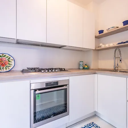 Aquamarine Paradise Apartment